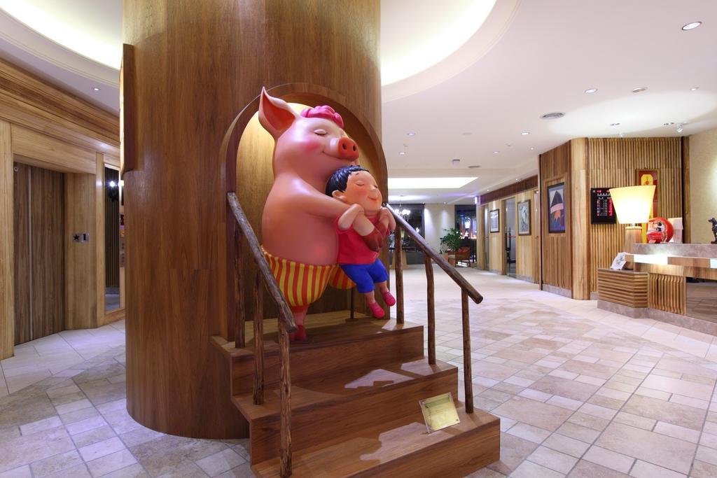 Chateau De Chine Hotel Hualien Luaran gambar The interior of the hotel