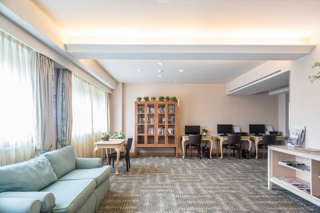 Chateau De Chine Hotel Hualien Luaran gambar Library